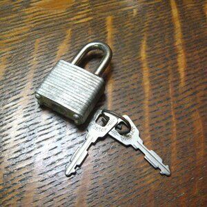 Master Lock No. 9 Vintage 1" Padlock With 2 Keys
